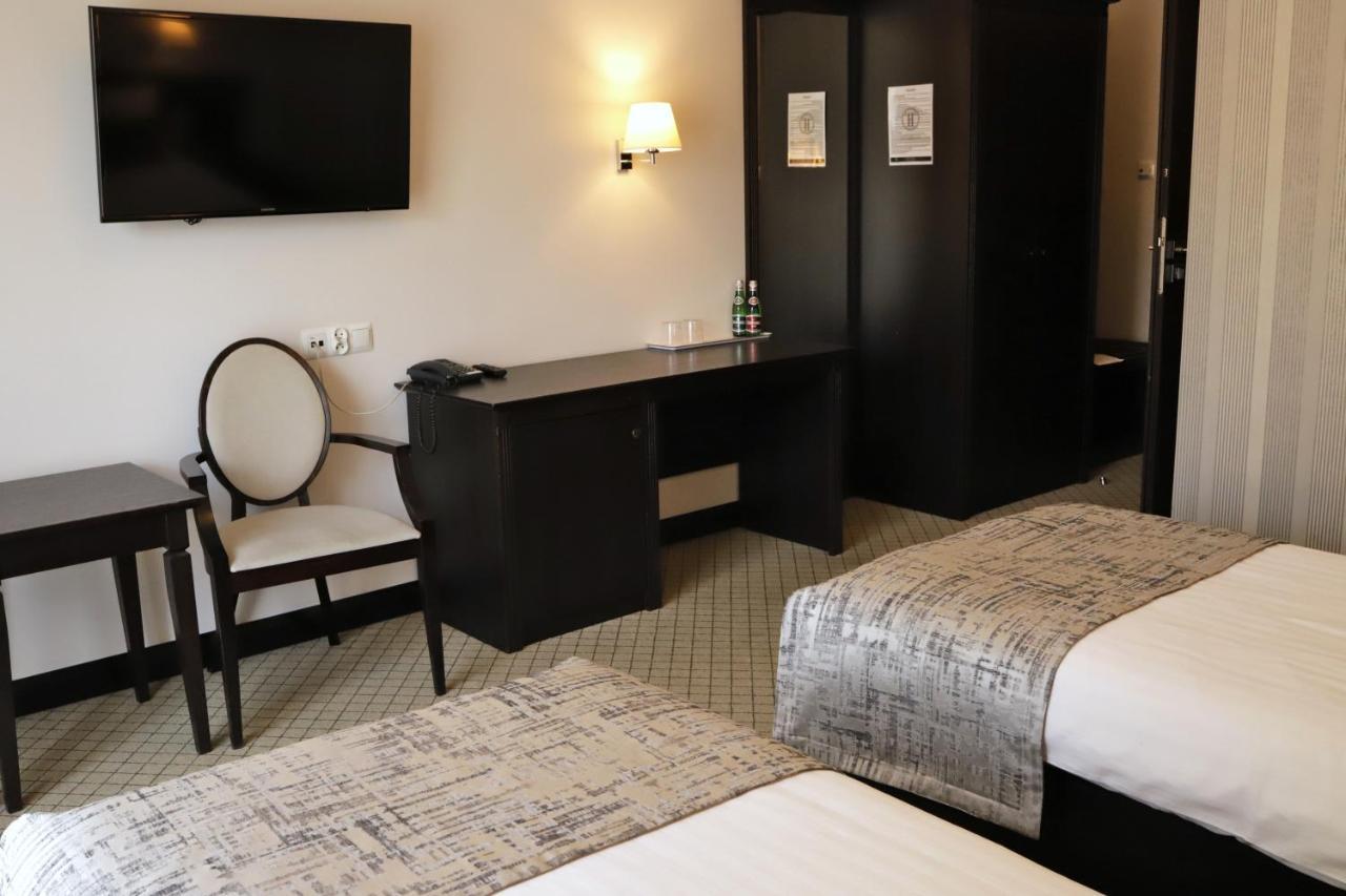 Hotel Toscania Wloszakowice Ngoại thất bức ảnh