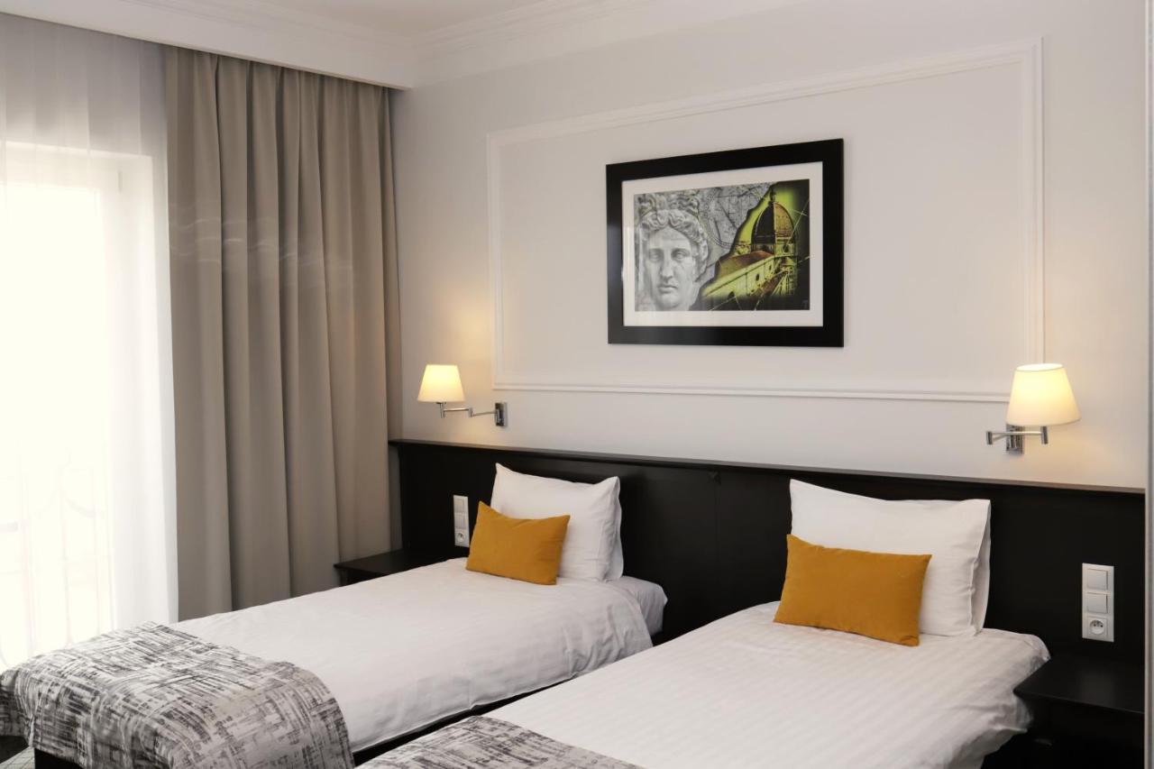 Hotel Toscania Wloszakowice Ngoại thất bức ảnh
