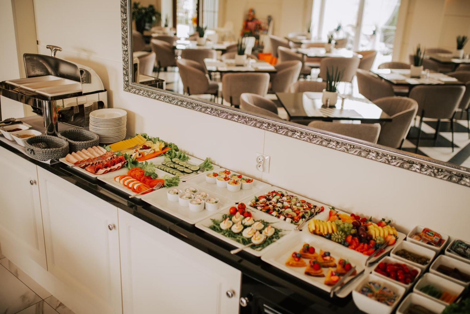 Hotel Toscania Wloszakowice Ngoại thất bức ảnh