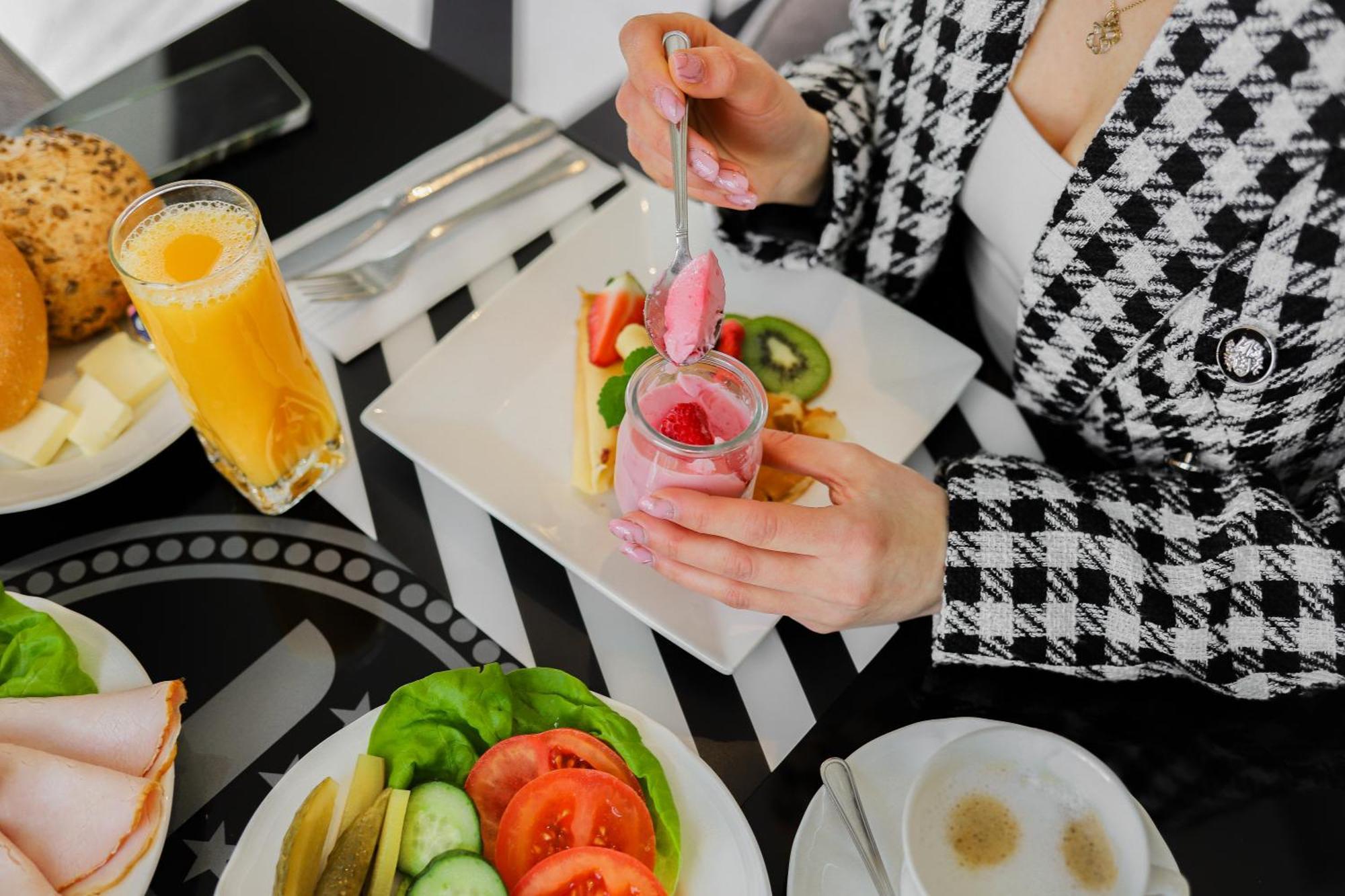 Hotel Toscania Wloszakowice Ngoại thất bức ảnh