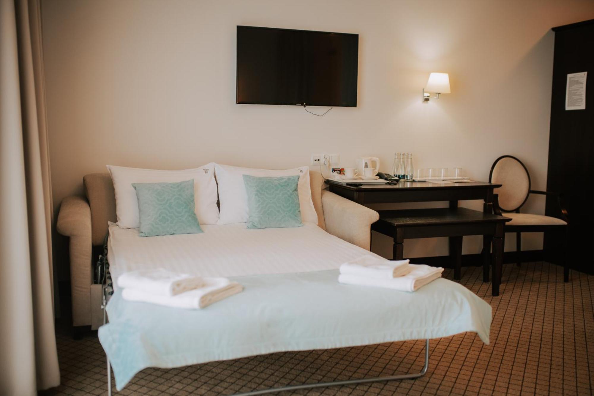 Hotel Toscania Wloszakowice Ngoại thất bức ảnh