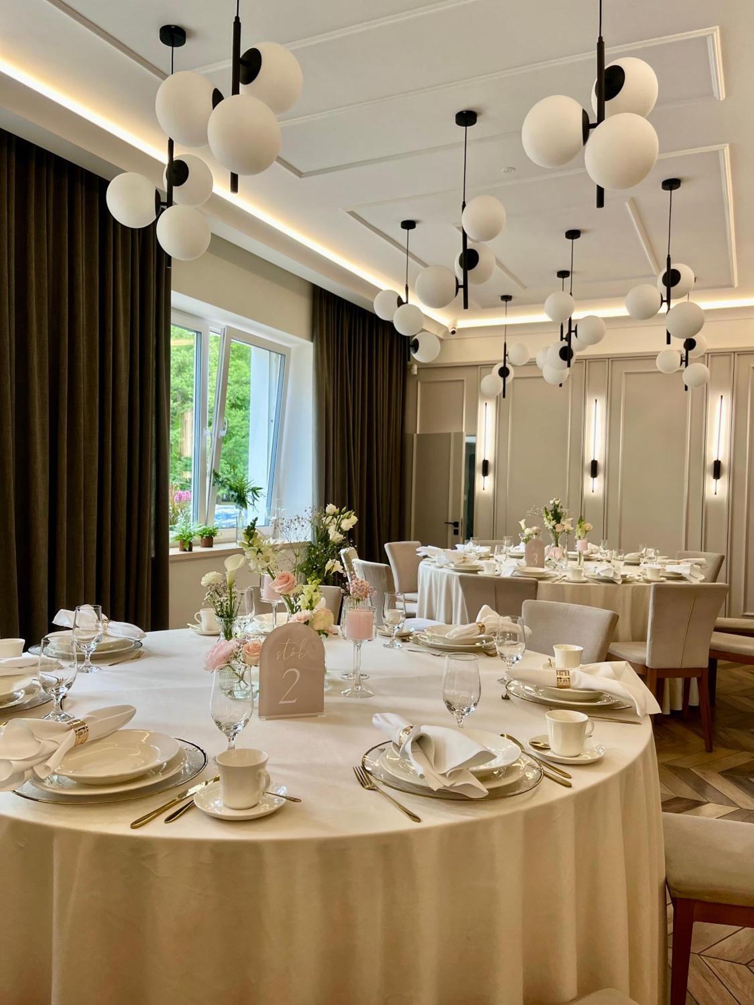 Hotel Toscania Wloszakowice Ngoại thất bức ảnh