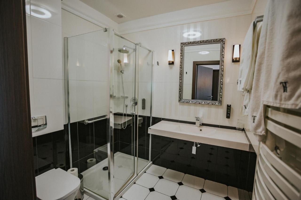 Hotel Toscania Wloszakowice Ngoại thất bức ảnh