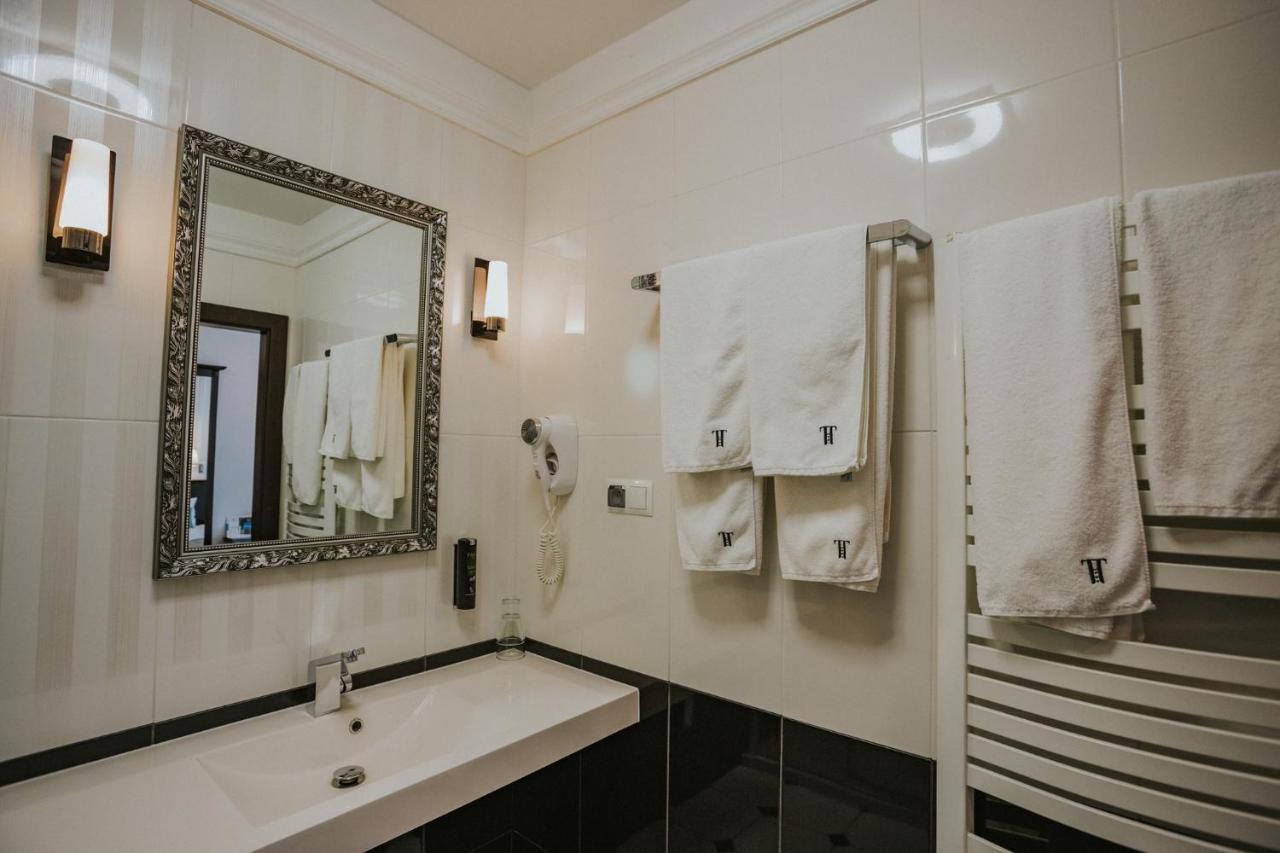 Hotel Toscania Wloszakowice Ngoại thất bức ảnh